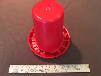 Screw on Plastic Quart Feeder & Base