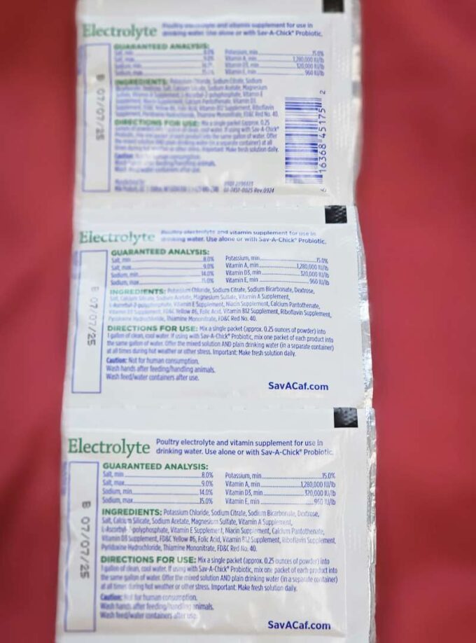 Sav-a-Chick Vitmains/Electrolytes (3-Pack) - Image 2