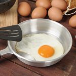 How Egg Yolk Gets its Coloring